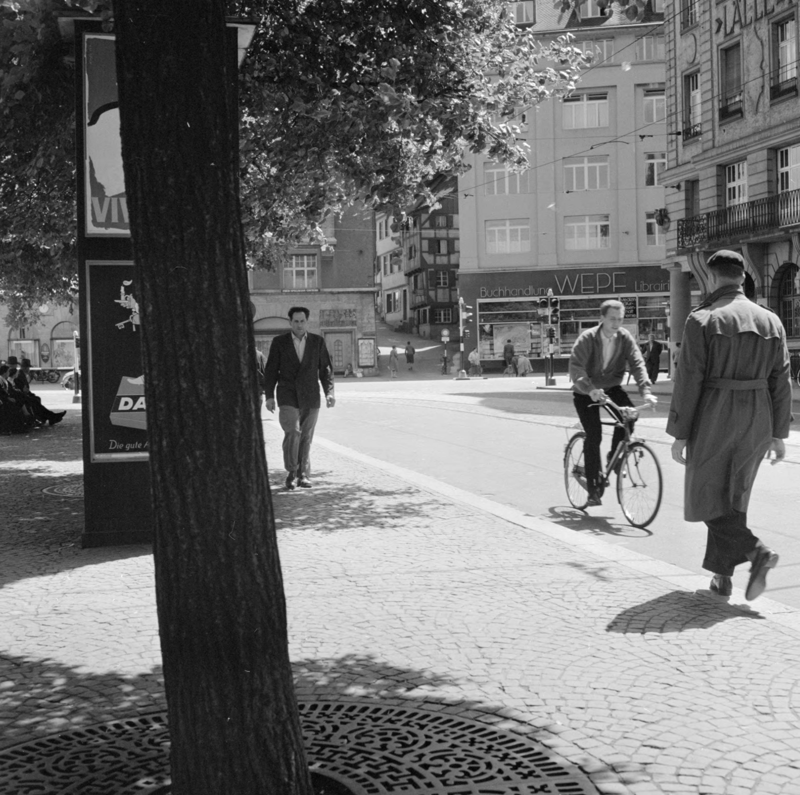 Switzerland, Basel, Schifflände., 1958, UWM Libraries, photo aspect ratio: square, street view, bicycle, Fortepan #260684