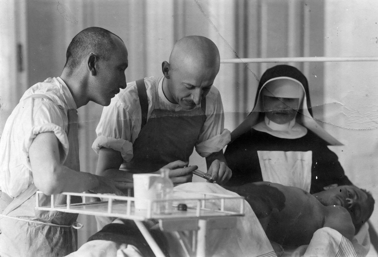 1914, Fortepan, első világháború, gyógyintézmény, orvos, gyógyítás, műtét, apáca, betegség, injekció, Fortepan #26071