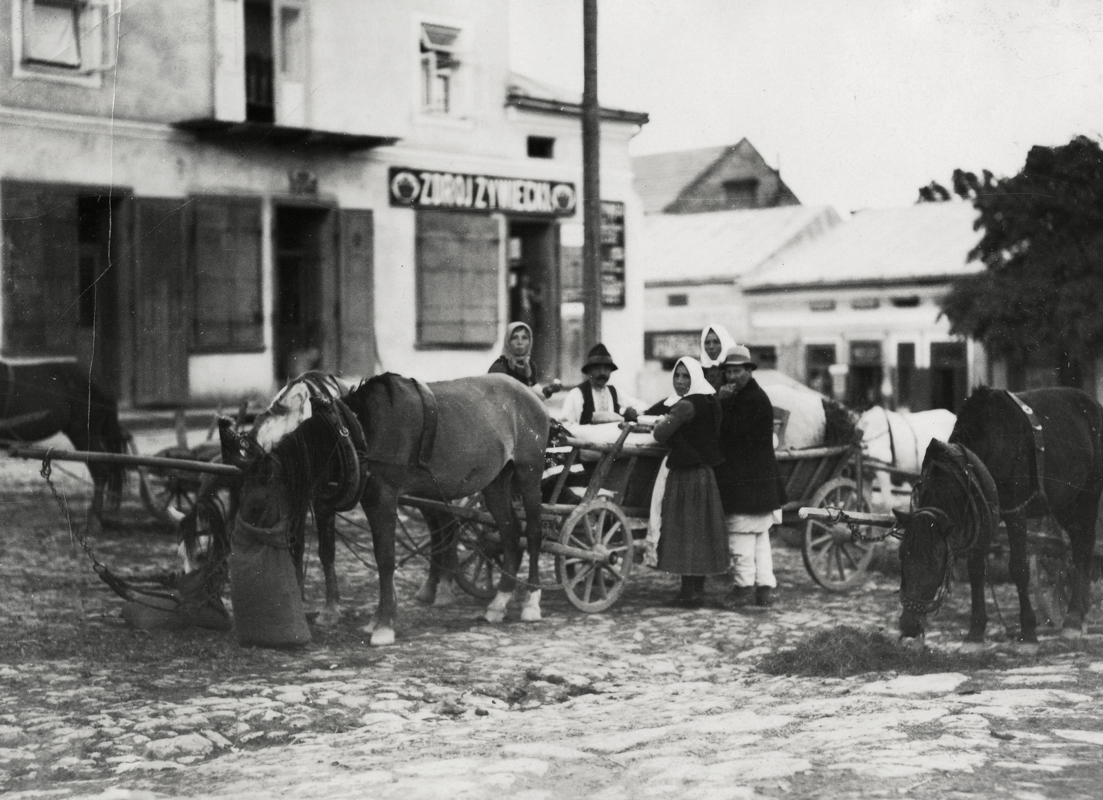 Ukraine, ruszinok (huculok) a piactéren., 1934, UWM Libraries, Fortepan #260731