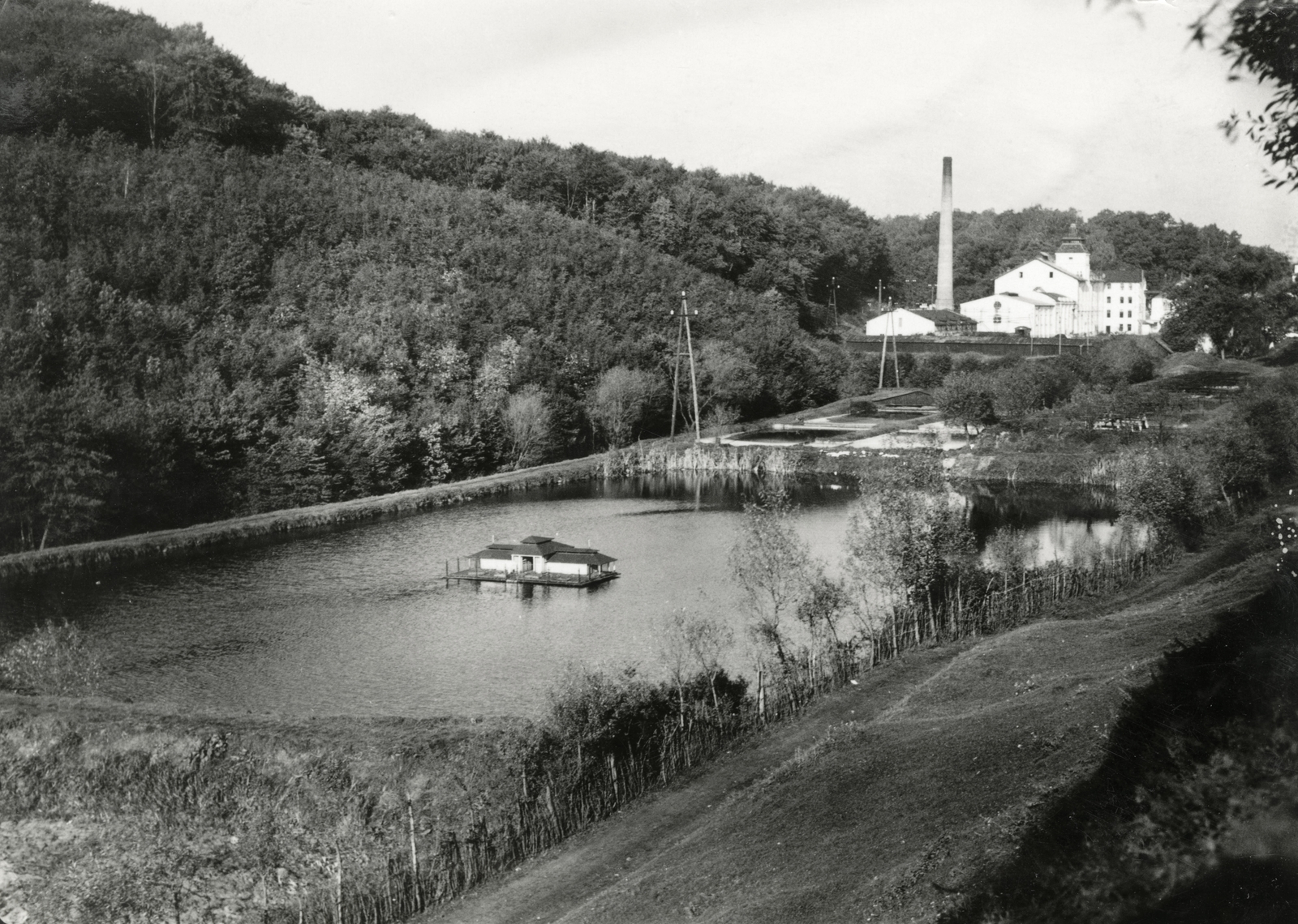 Ukrajna, Vinniki, élesztő- és alkoholgyár a Marunyka folyó völgyében., 1934, UWM Libraries, Boyd Louise Arner, Fortepan #260736