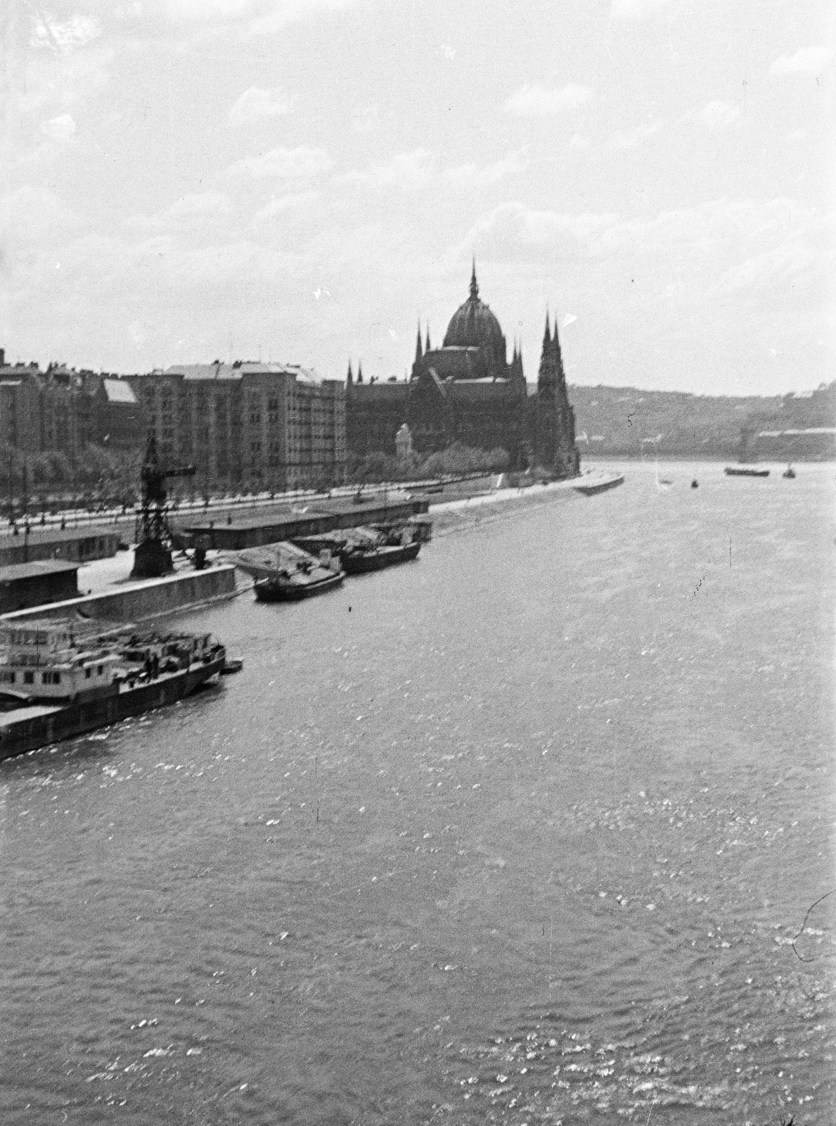 Hungary, Budapest V.,Budapest I., látkép a Margit hídról, szemben a Parlament., 1940, Gyarmati Béla, Danube, Budapest, Fortepan #260833