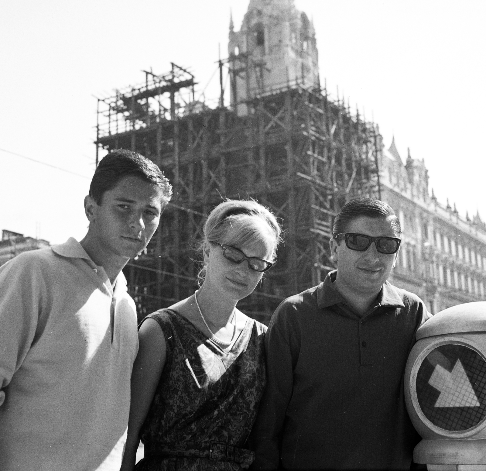 Magyarország, Budapest V., Ferenciek tere (Felszabadulás tér), háttérben a déli Klotild-palota., 1964, Faragó György, Budapest, Fortepan #260948