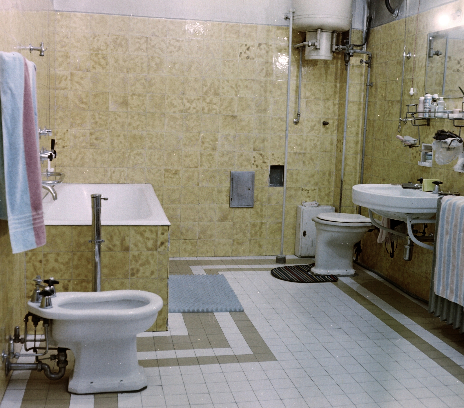 1966, Faragó György, colorful, bathroom, Fortepan #261023