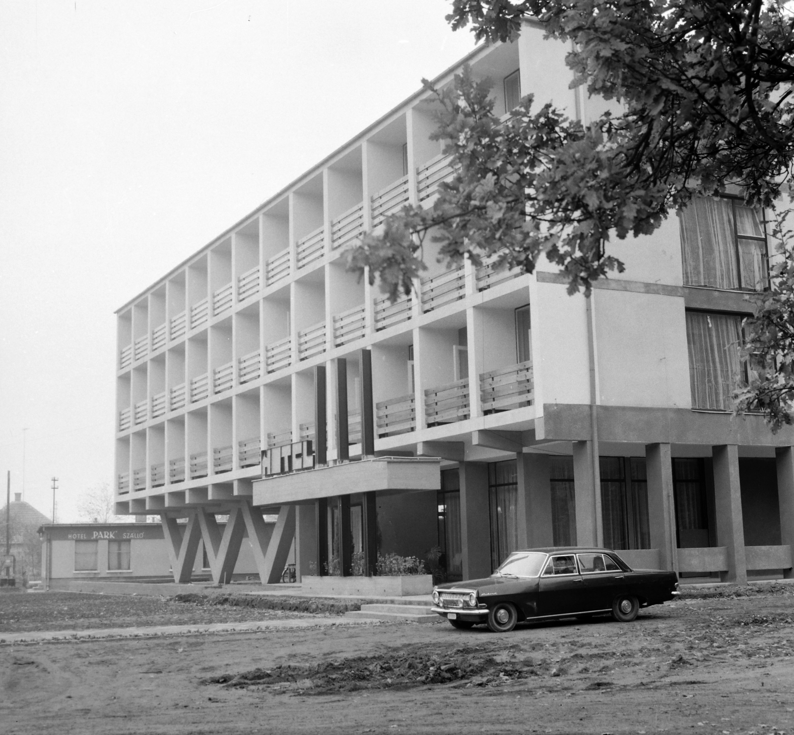 Hungary, Gyula, Part utca 15., Park Hotel., 1966, Faragó György, Fortepan #261080