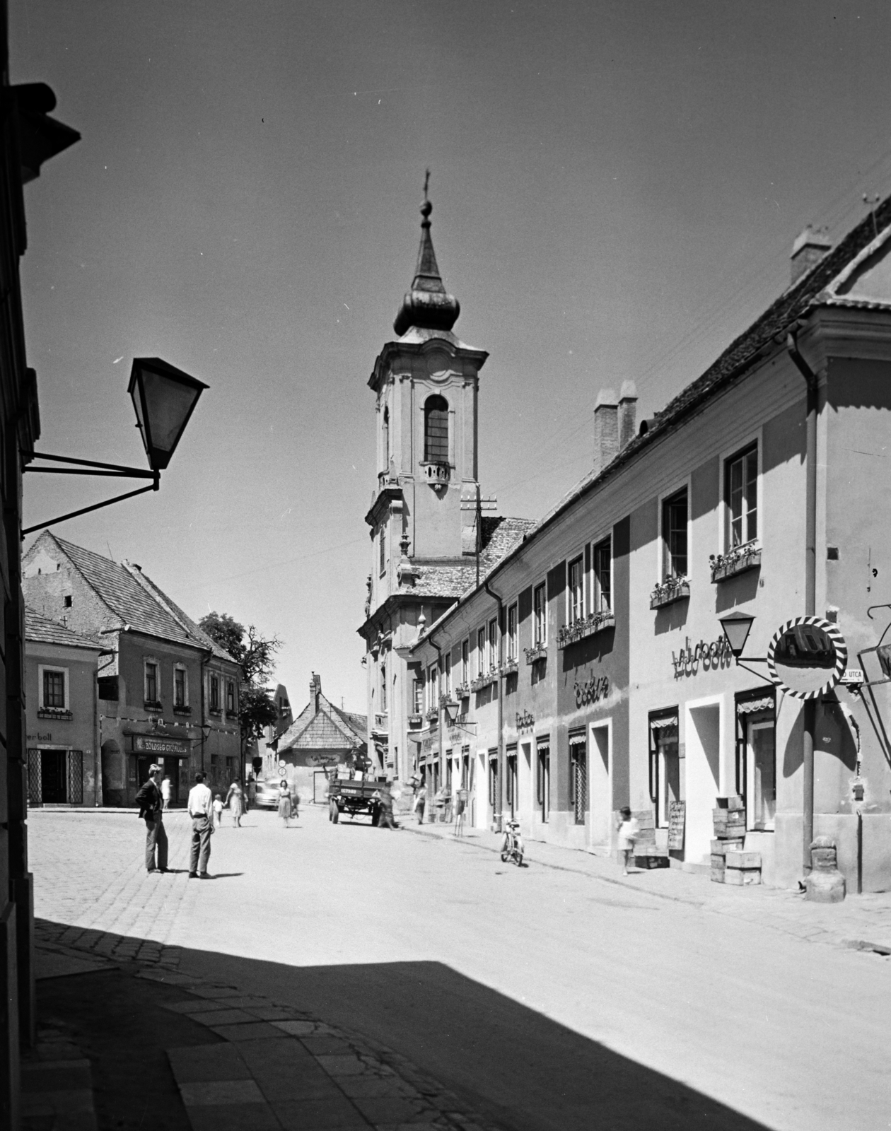 Hungary, Szentendre, Dumtsa Jenő utca, szemben a Fő (Marx) tér, jobbra a Blagovesztenszka görögkeleti templom., 1965, Faragó György, street view, church, Fortepan #261228