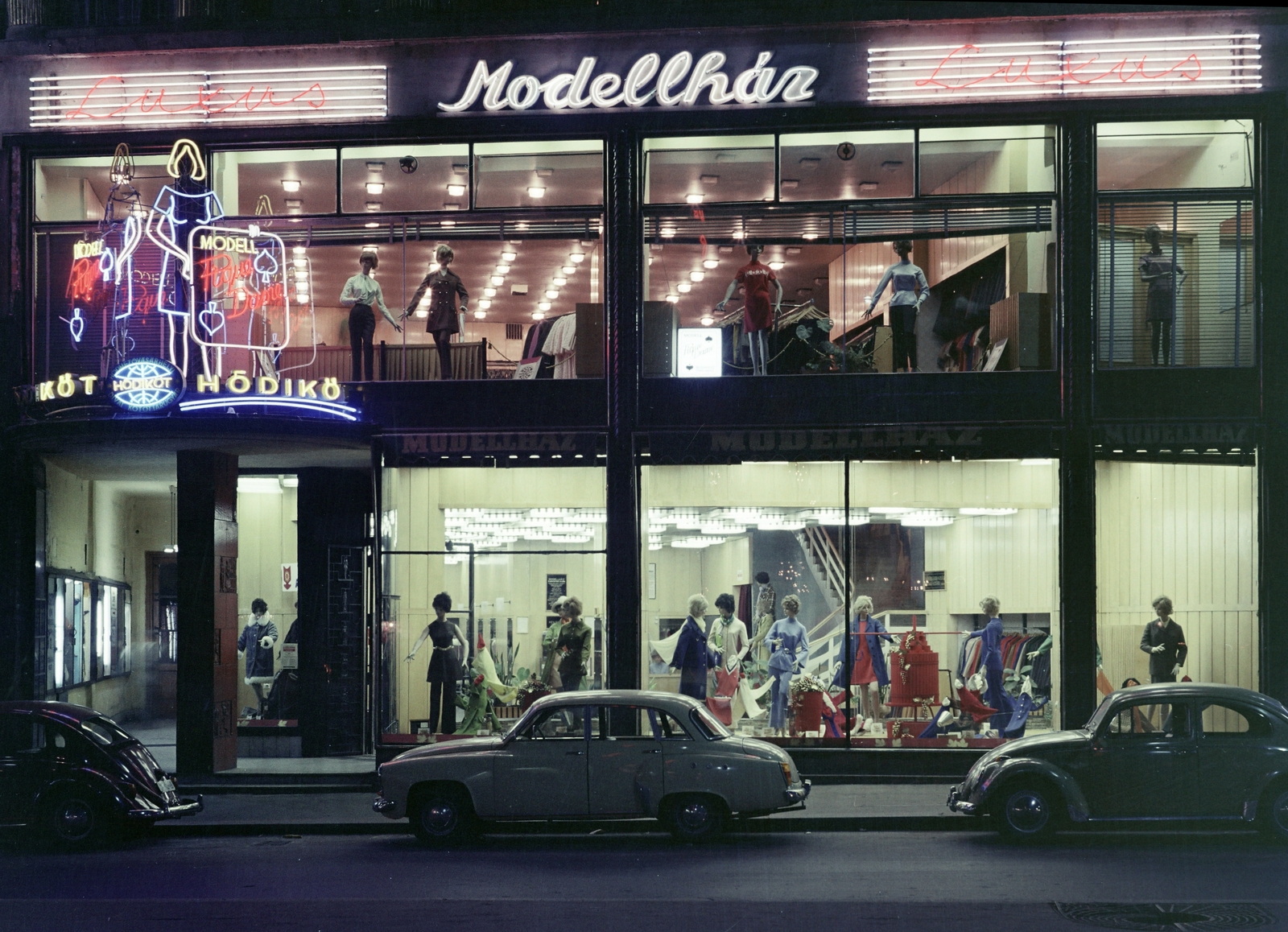 Hungary, Budapest V., Ferenciek tere (Felszabadulás tér) 11., Modellház., 1970, Faragó György, Best of, Budapest, Volkswagen Beetle, Fortepan #261274