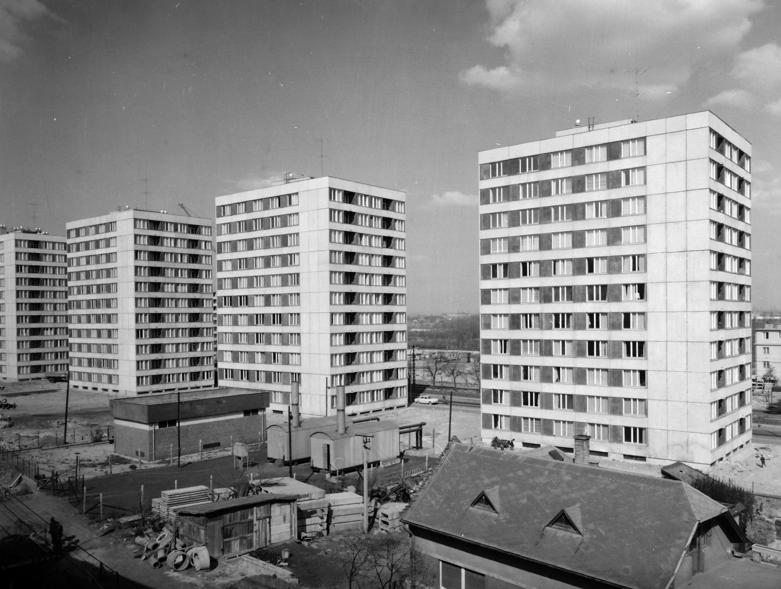 Hungary, Budapest XXII., a Leányka utca melletti tömbházak az Anna (Pentz Károly) utca felől nézve., 1973, Faragó György, Budapest, Fortepan #261284