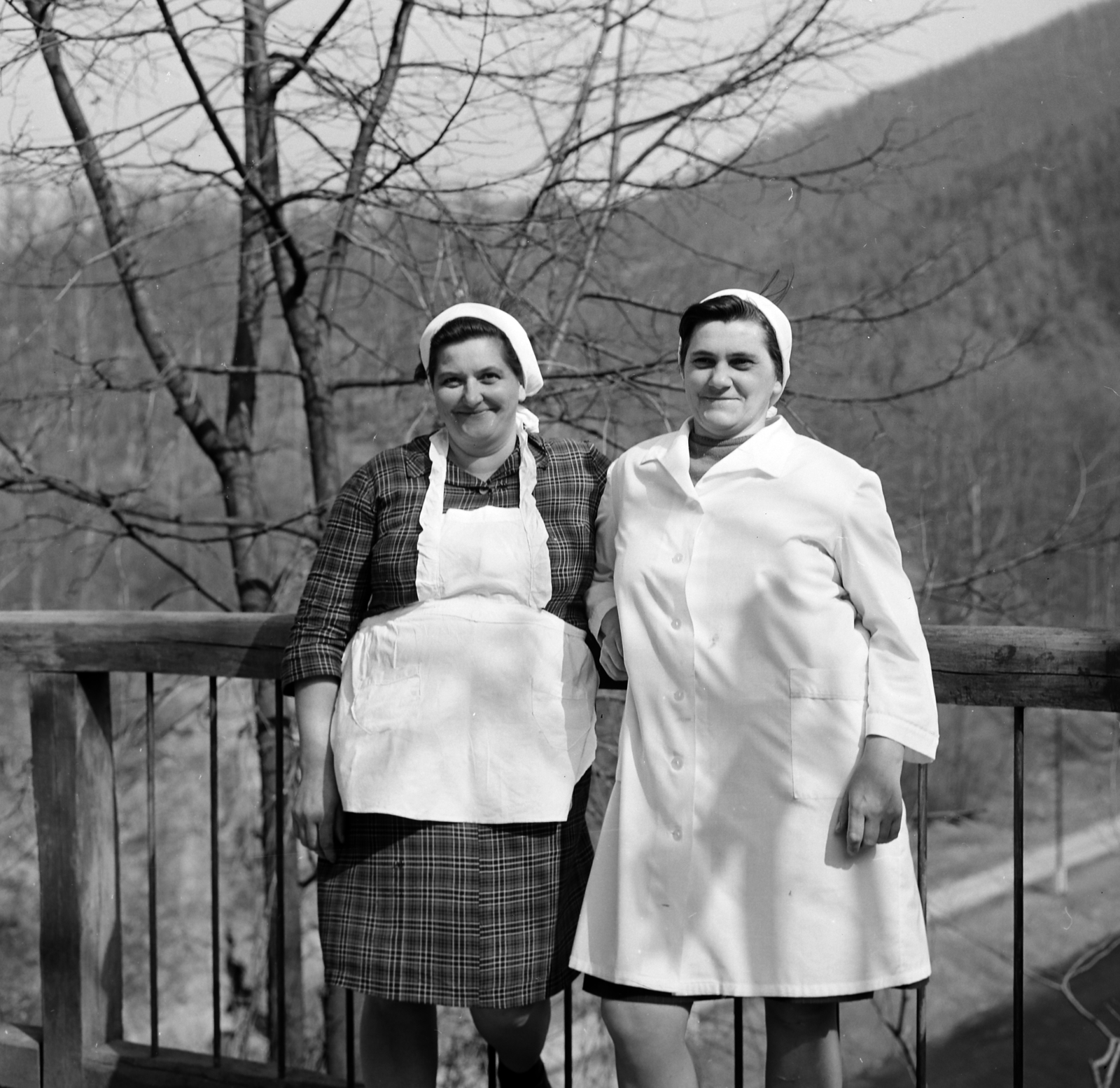 Hungary, Buják, a felvétel a Honvéd Üdülő főépületének teraszán készült., 1974, Faragó György, Fortepan #261303