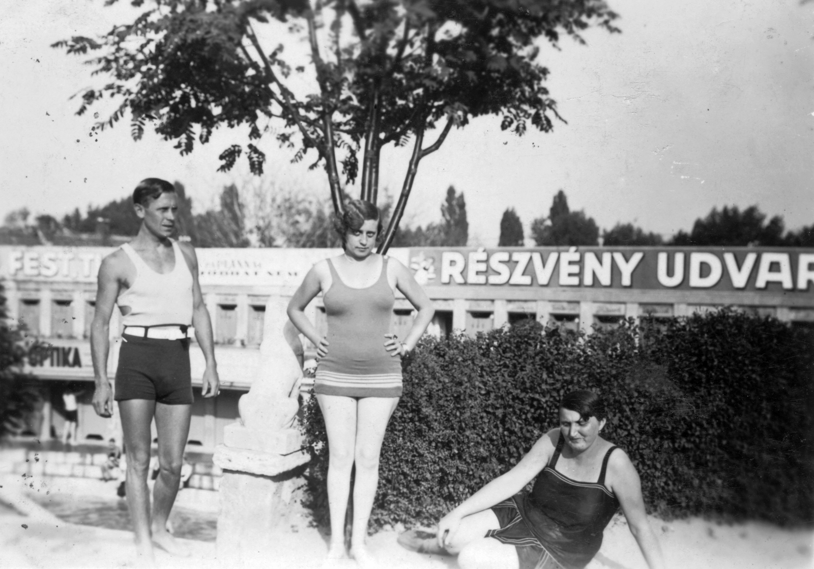 Hungary, Budapest III., Csillaghegyi strandfürdő., 1931, Fortepan, beach, bathing suit, billboard, Budapest, akimbo, Fortepan #26133