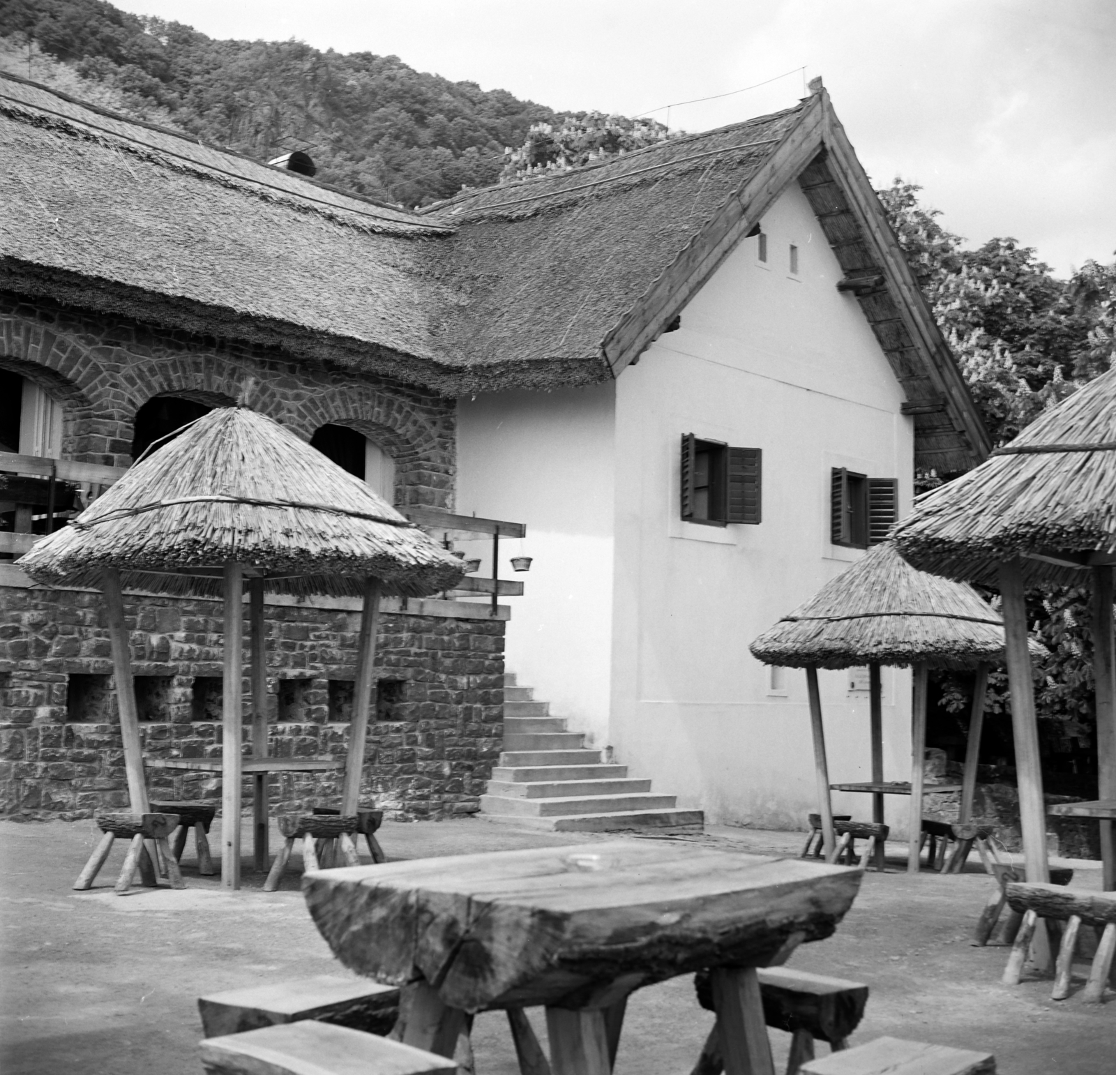 Hungary,Lake Balaton, Badacsonytomaj,Badacsony, Kisfaludy-ház., 1968, Faragó György, Fortepan #261357