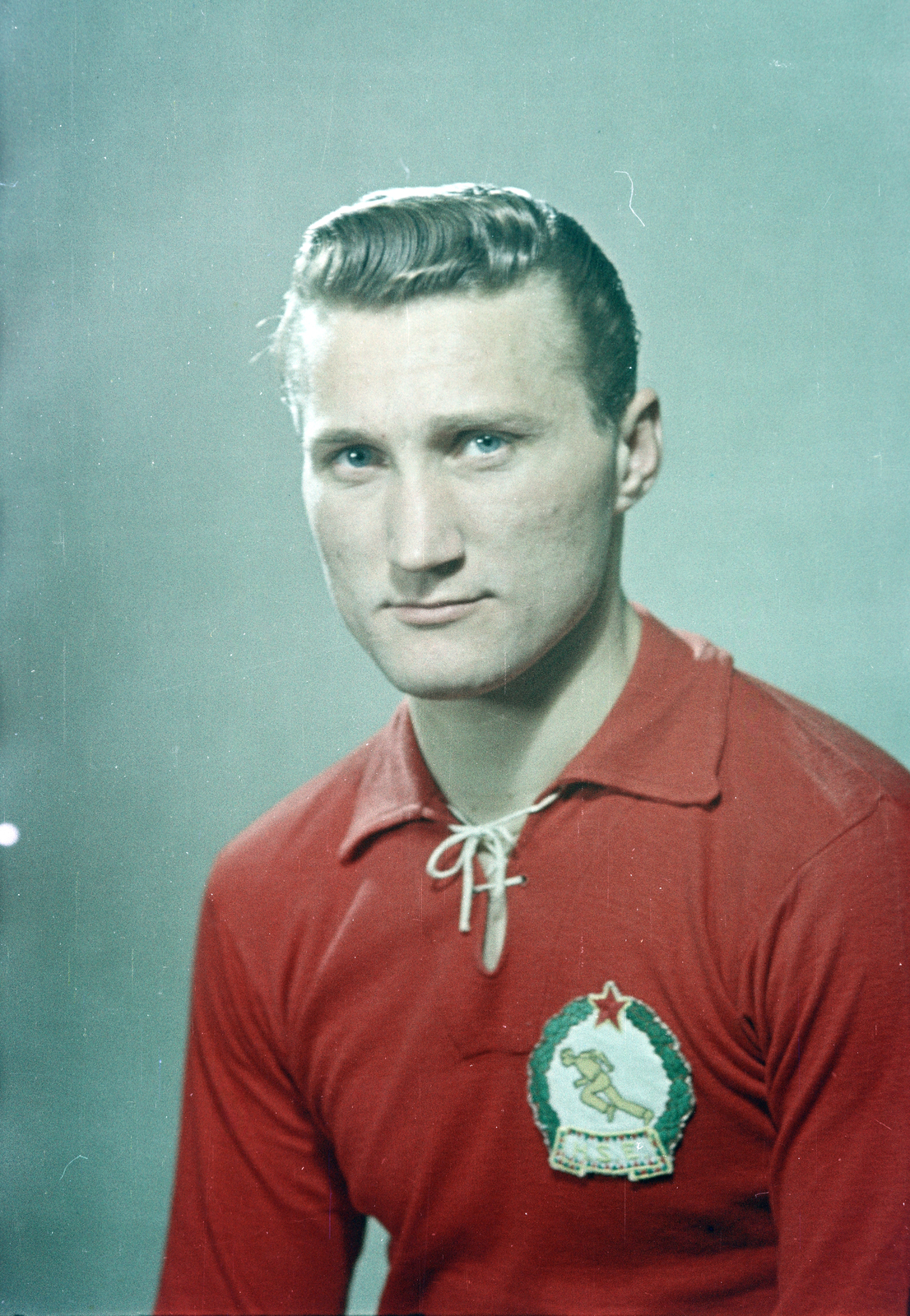 Hungary, Budapest XIX., Machos Ferenc, a Budapesti Honvéd SE csapatának labdarúgója., 1954, Faragó György, Budapesti Honvéd, portrait, colorful, Budapest, Fortepan #261524