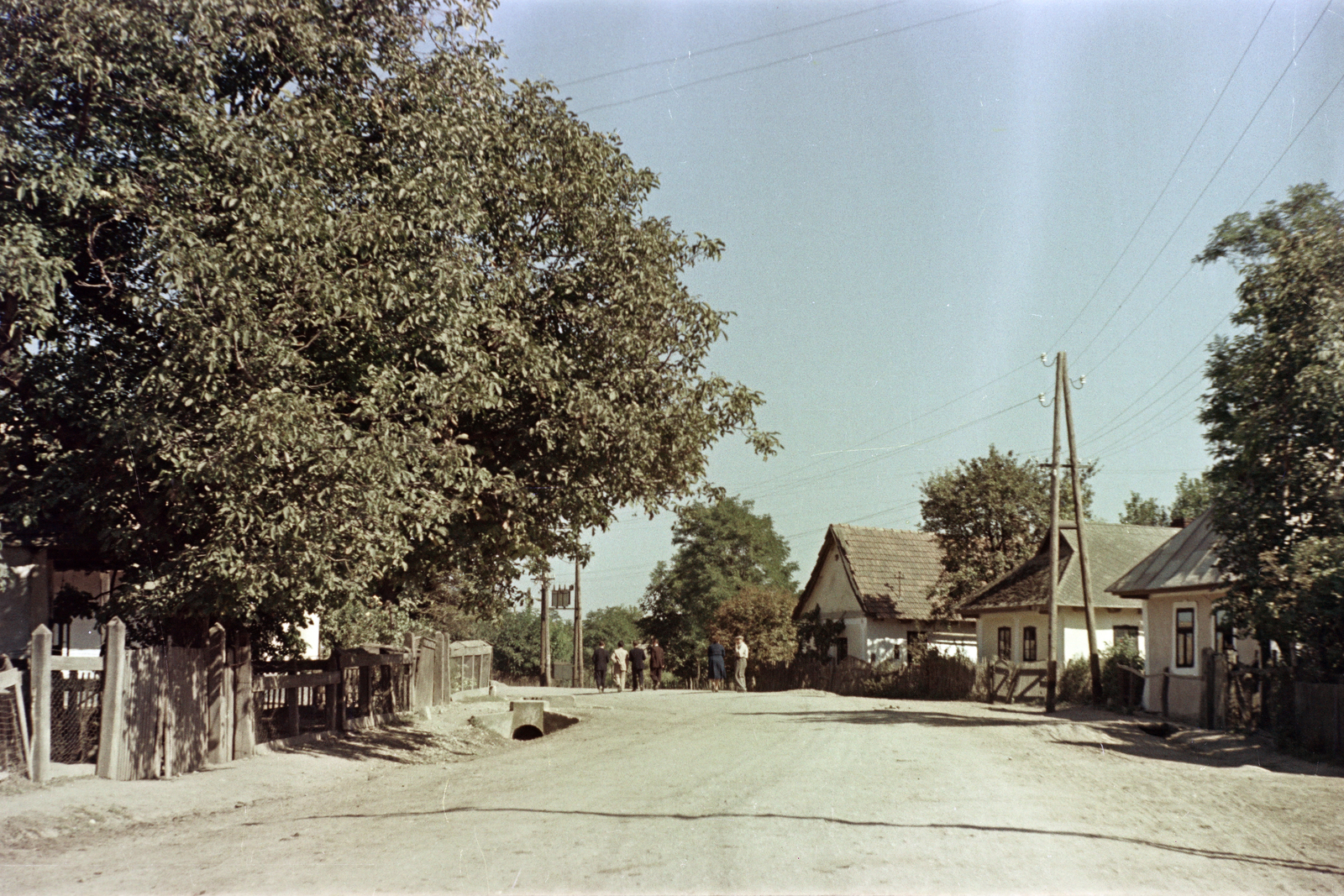 Hungary, Fő utca., 1954, Faragó György, colorful, street view, dirt road, Fortepan #261545