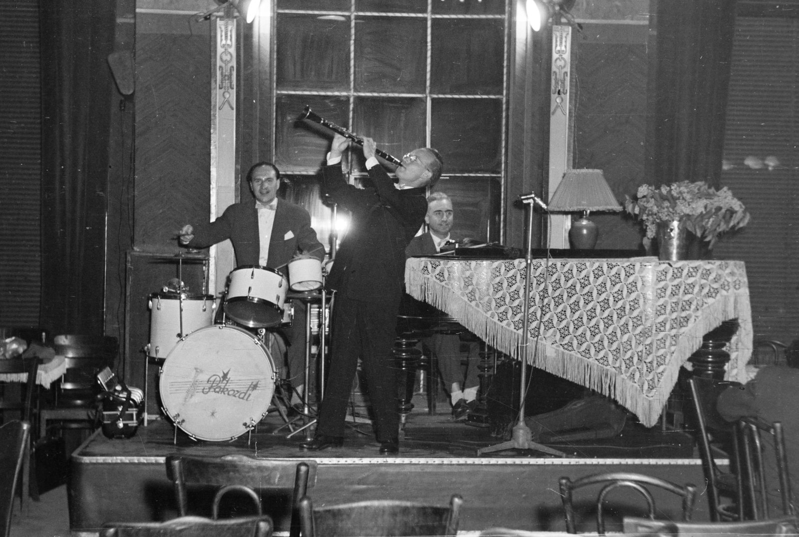 1959, Faragó György, drummer, drum, clarinet, microphone stand, tablecloth, piano, band, stage, cymbal, Fortepan #261736