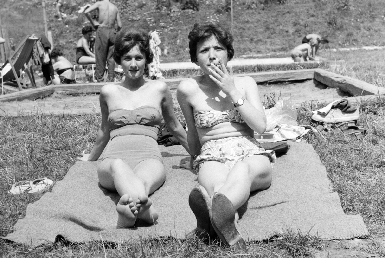 1959, Faragó György, women, smoking, bathing suit, plaid, Fortepan #261746