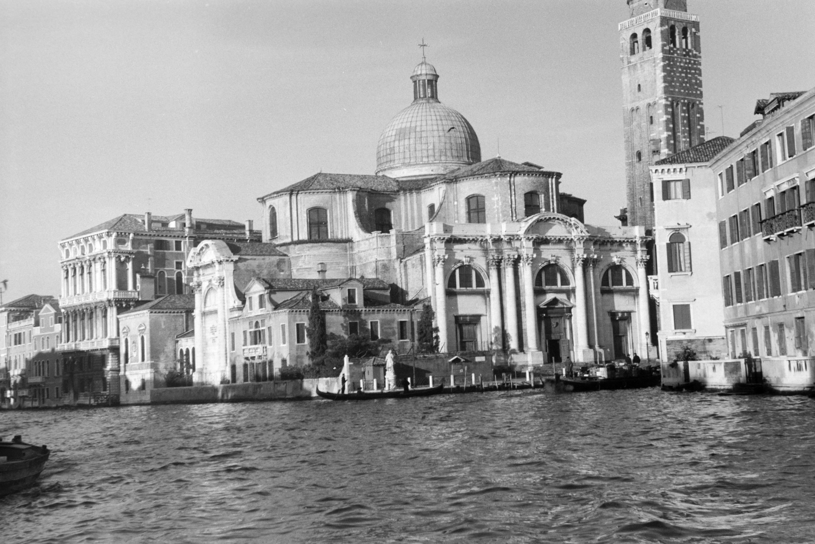 Italy, Venice, Canal Grande, szemben a San Geremia-templom., 1958, Faragó György, tower, dome, building, canal, Fortepan #261909