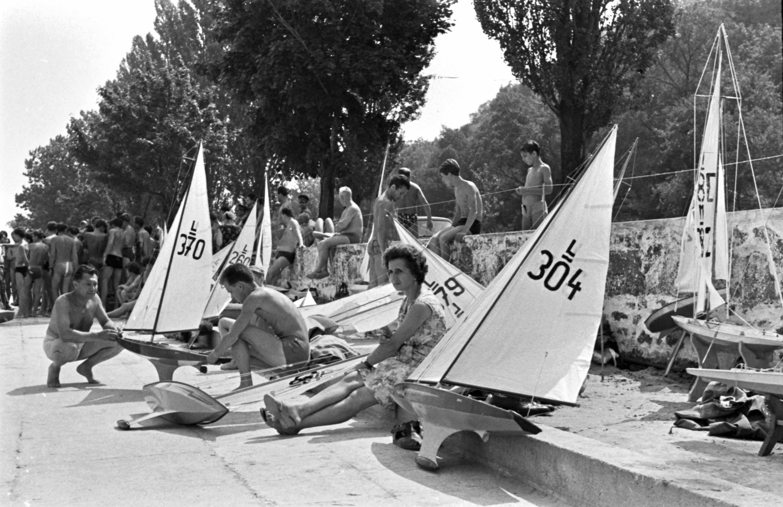 Hungary,Lake Balaton, Tihany, Gödrös, szabadstrand., 1964, MHSZ, bathing suit, model ship, slip, Fortepan #26191
