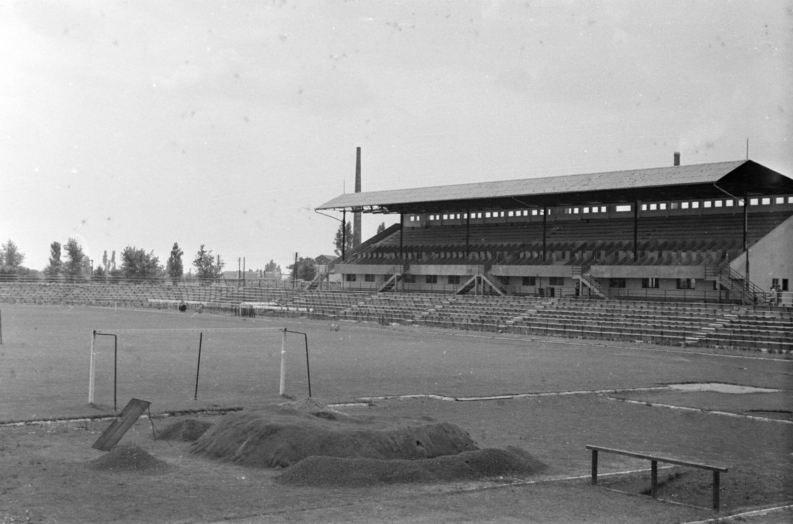 Hungary, Budapest XIX., a Budapesti Honvéd SE pályája., 1954, Faragó György, Budapest, auditorium, soccer field, Fortepan #261923