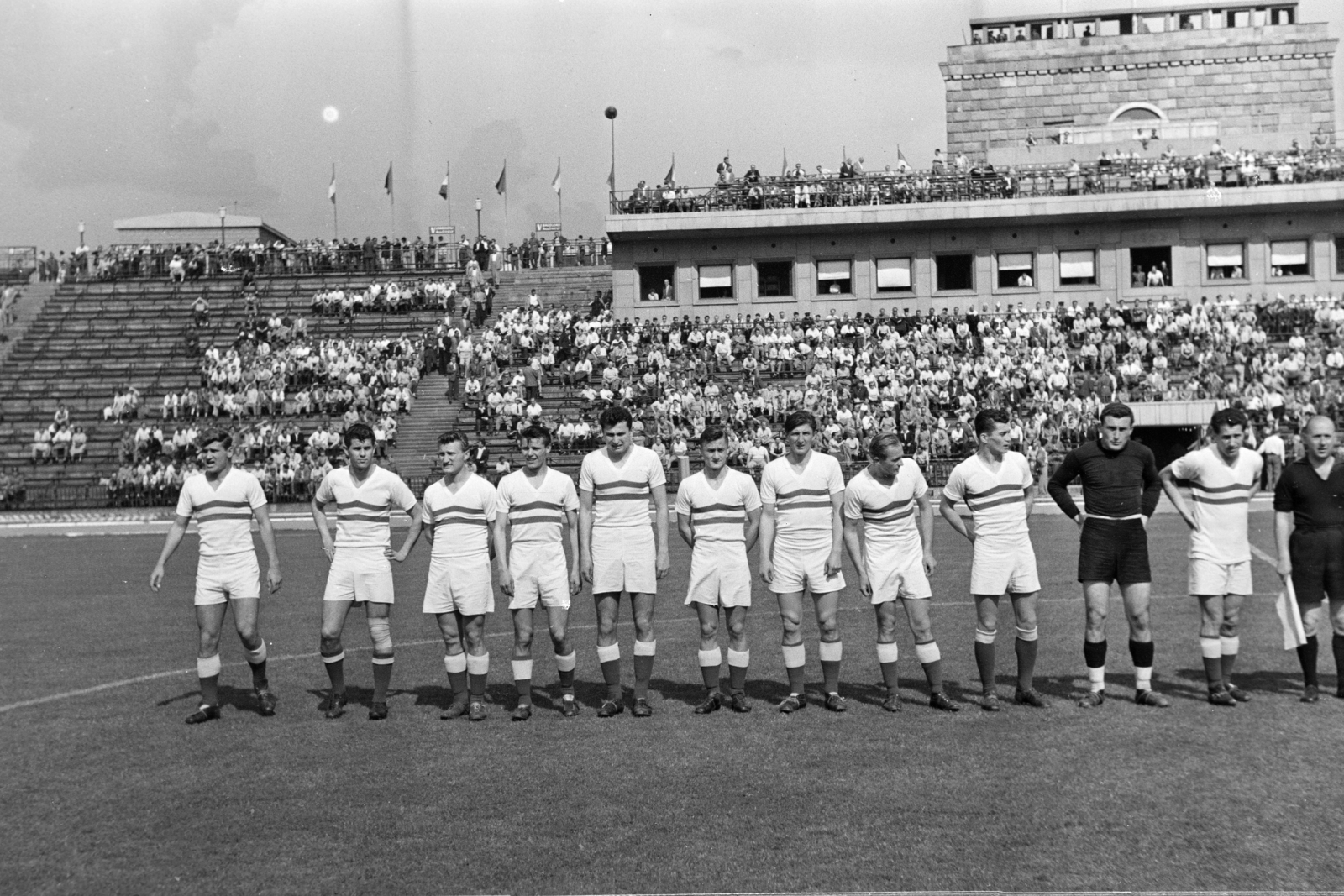 1965, Faragó György, soccer team, soccer field, stadium, sport jersey, Fortepan #261986