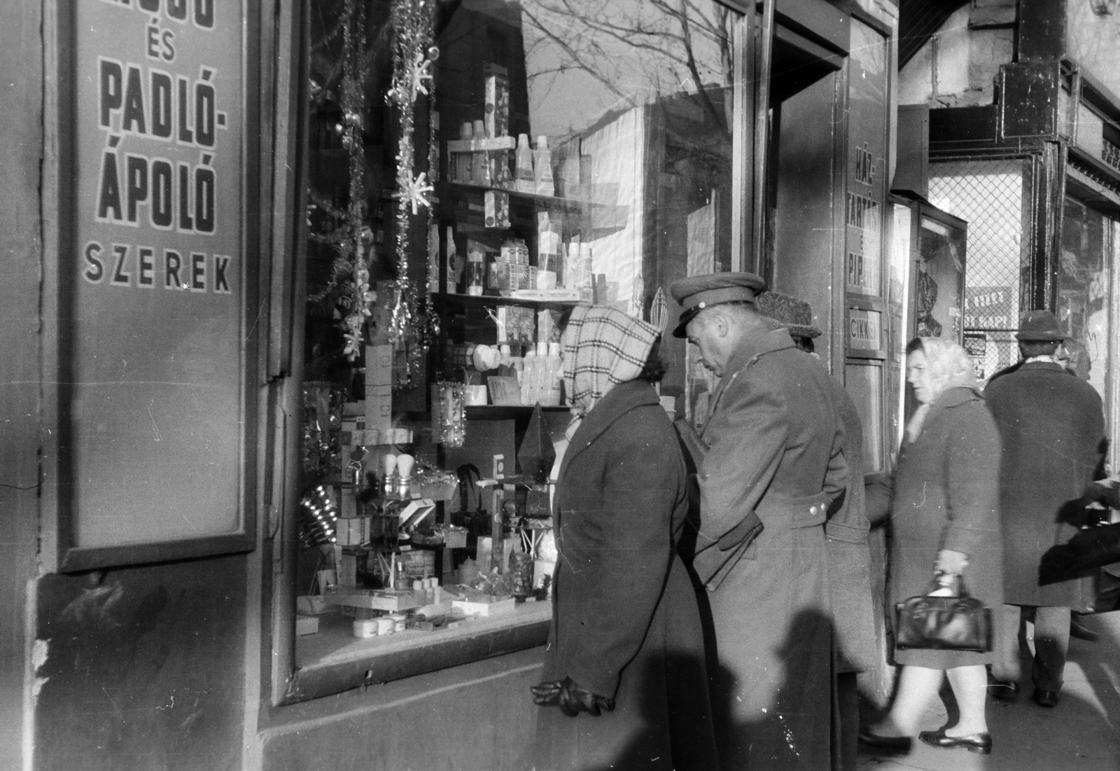 1963, Gyulai Gaál Krisztián, Show window, Christmas, Fortepan #262071