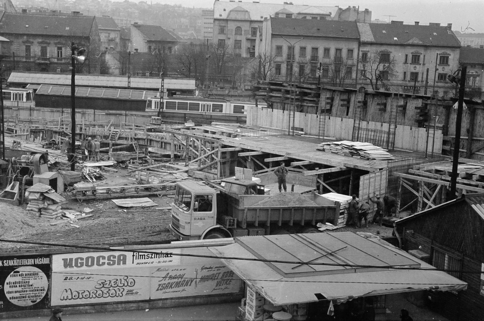Hungary, Budapest II., Széll Kálmán (Moszkva) tér, épül a metróállomás csarnoka., 1972, Gyulai Gaál Krisztián, Budapest, Fortepan #262161