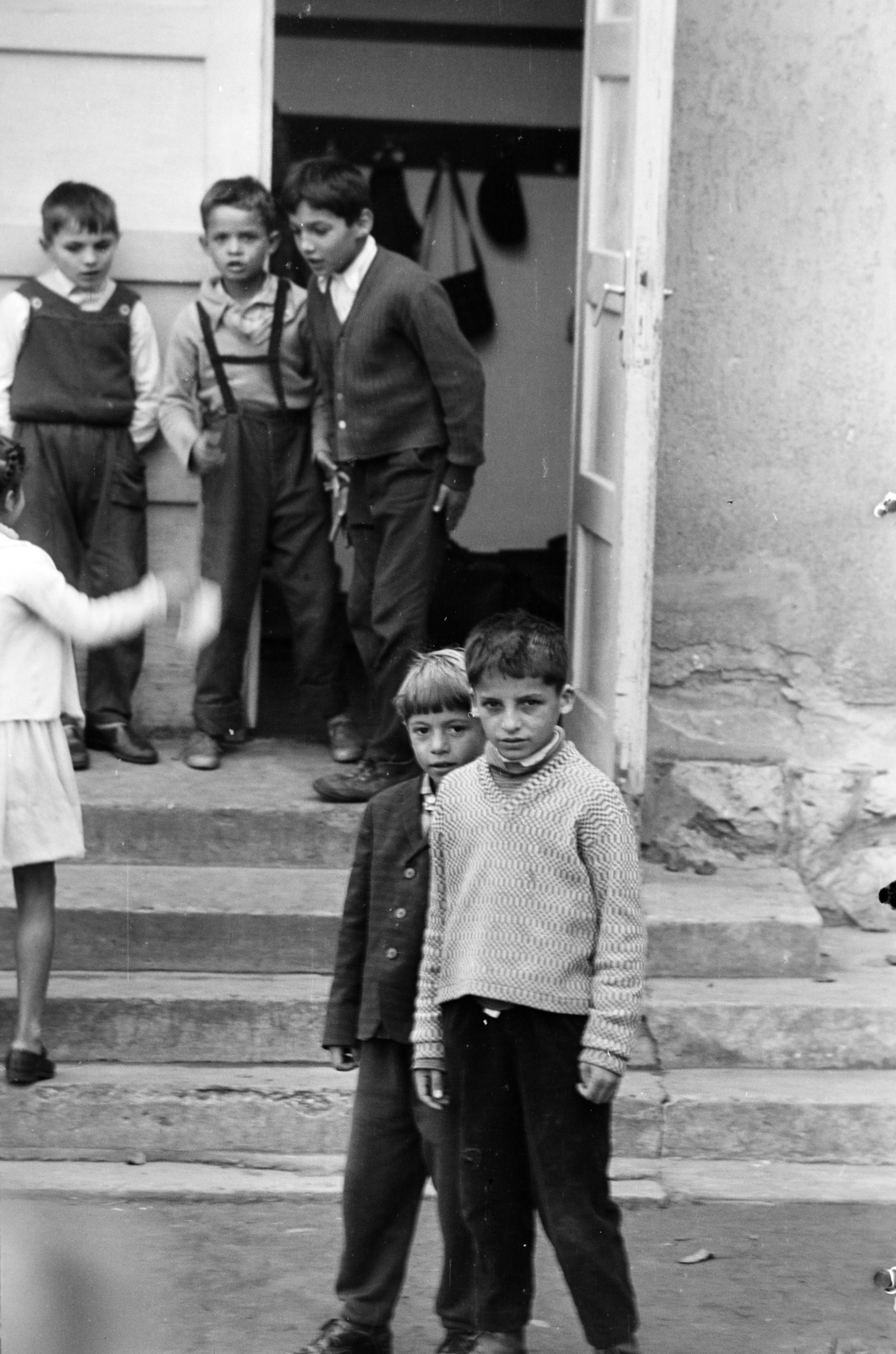 1969, Gyulai Gaál Krisztián, peeking, Fortepan #262368
