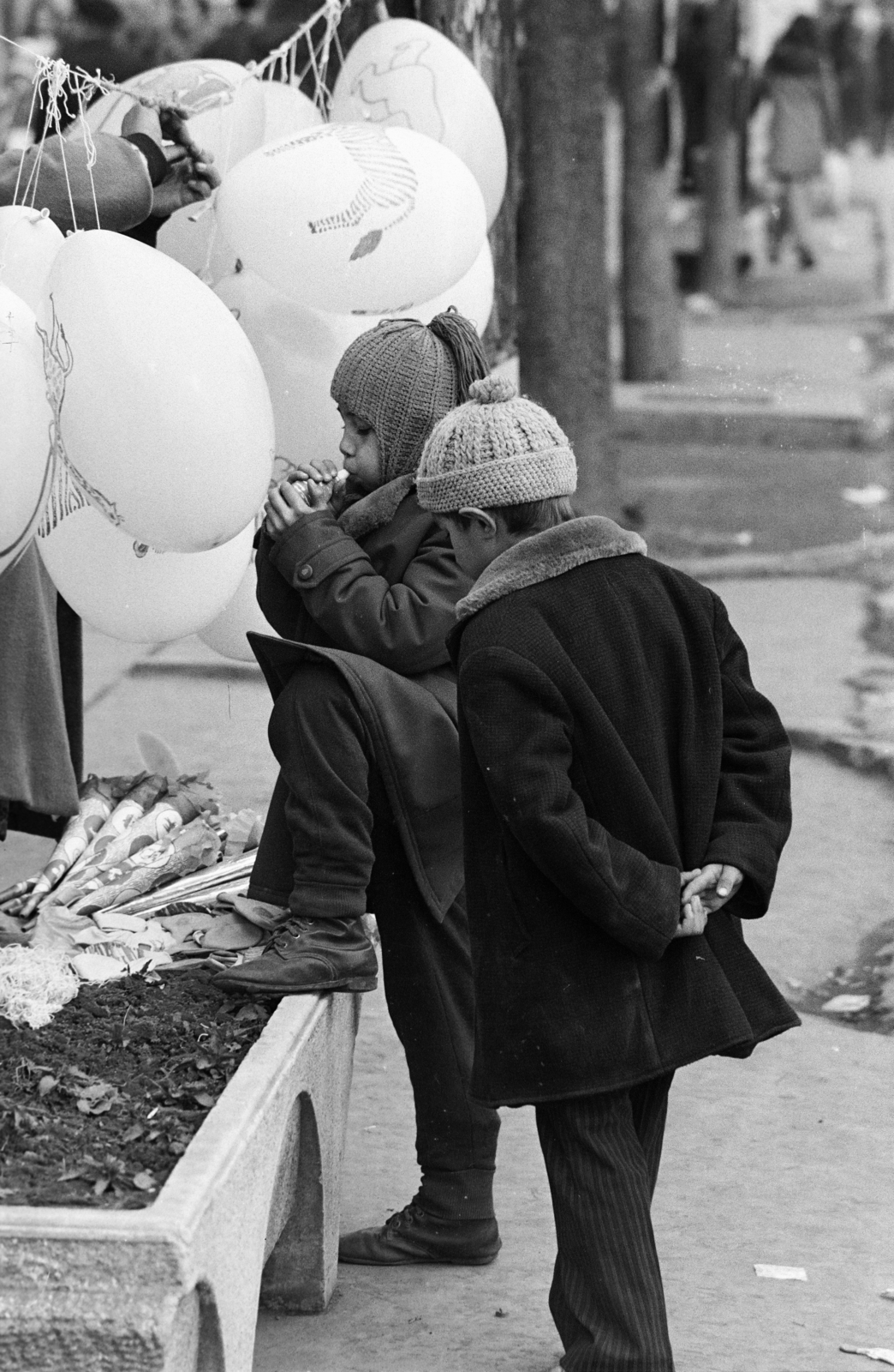 Magyarország, Mohács, a felvétel a busójárás idején készült., 1974, Gyulai Gaál Krisztián, léggömb, Fortepan #262552