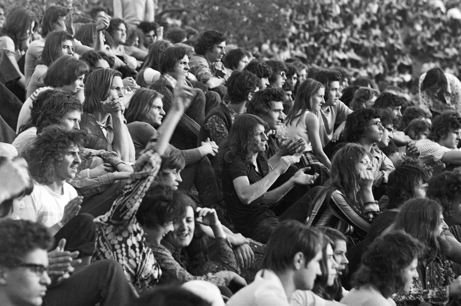 Hungary, Tabán, Budapest I., Hegyalja út - Sánc utca - Orom utca határolta terület, a május 1-i Mini-Syrius-LGT koncert közönsége., 1973, Gyulai Gaál Krisztián, Budapest, Fortepan #262593
