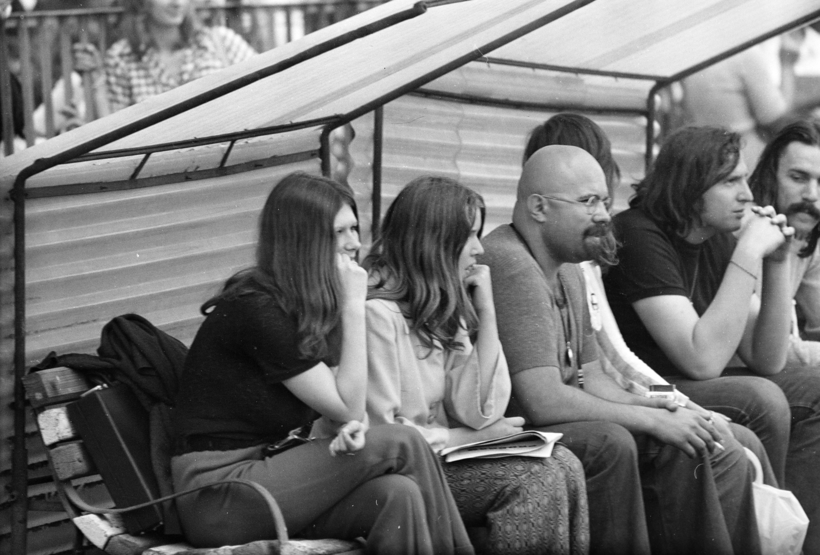 Hungary, Miskolc, DVTK-stadion, Rockfesztivál. Középen Bergendy István, a kép jobb szélén Schuszter Lóránt., 1973, Gyulai Gaál Krisztián, odd one out, youth, prop up on elbows, Fortepan #262635