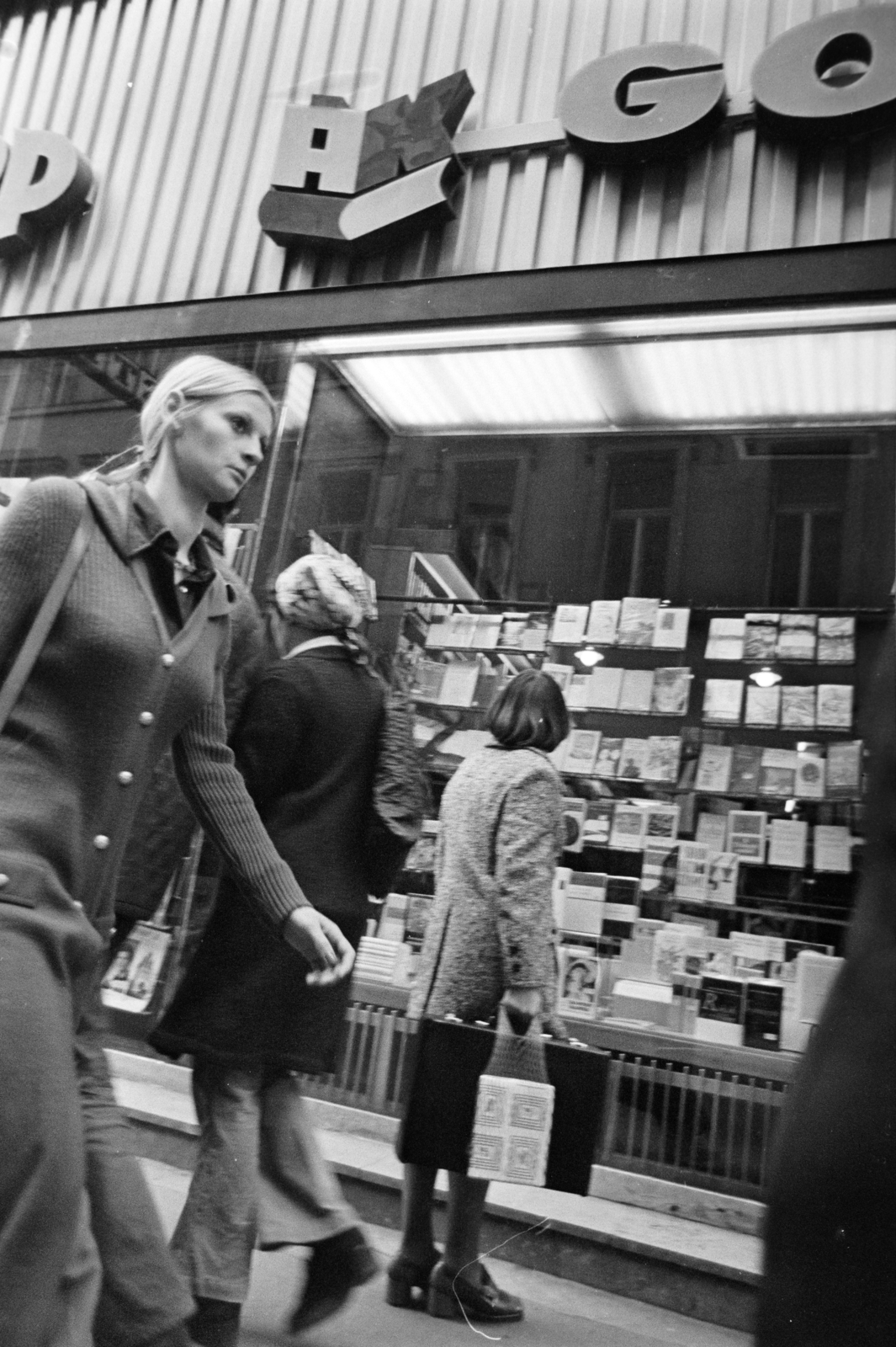 1975, Gyulai Gaál Krisztián, Best of, könyvesbolt, utcakép, Fortepan #262707