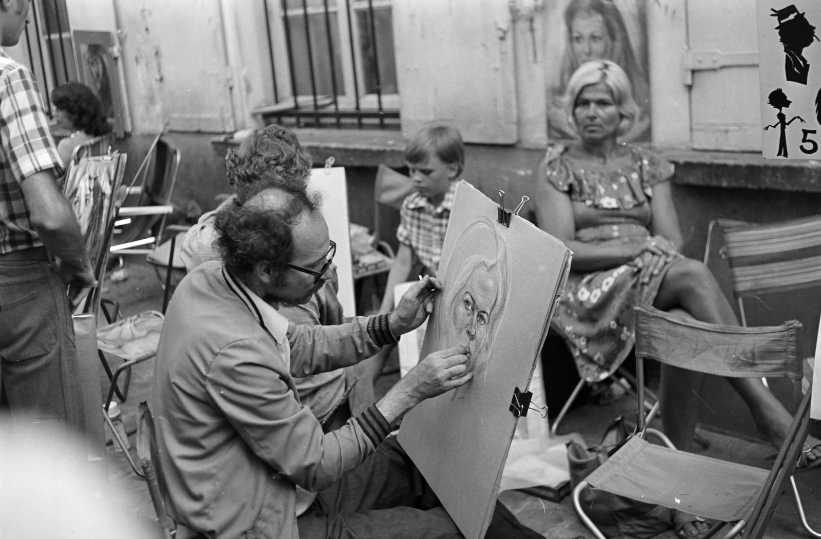 Franciaország, Párizs, Montmartre, Place du Tertre., 1975, Gyulai Gaál Krisztián, utcai portrérajzoló, Fortepan #262747