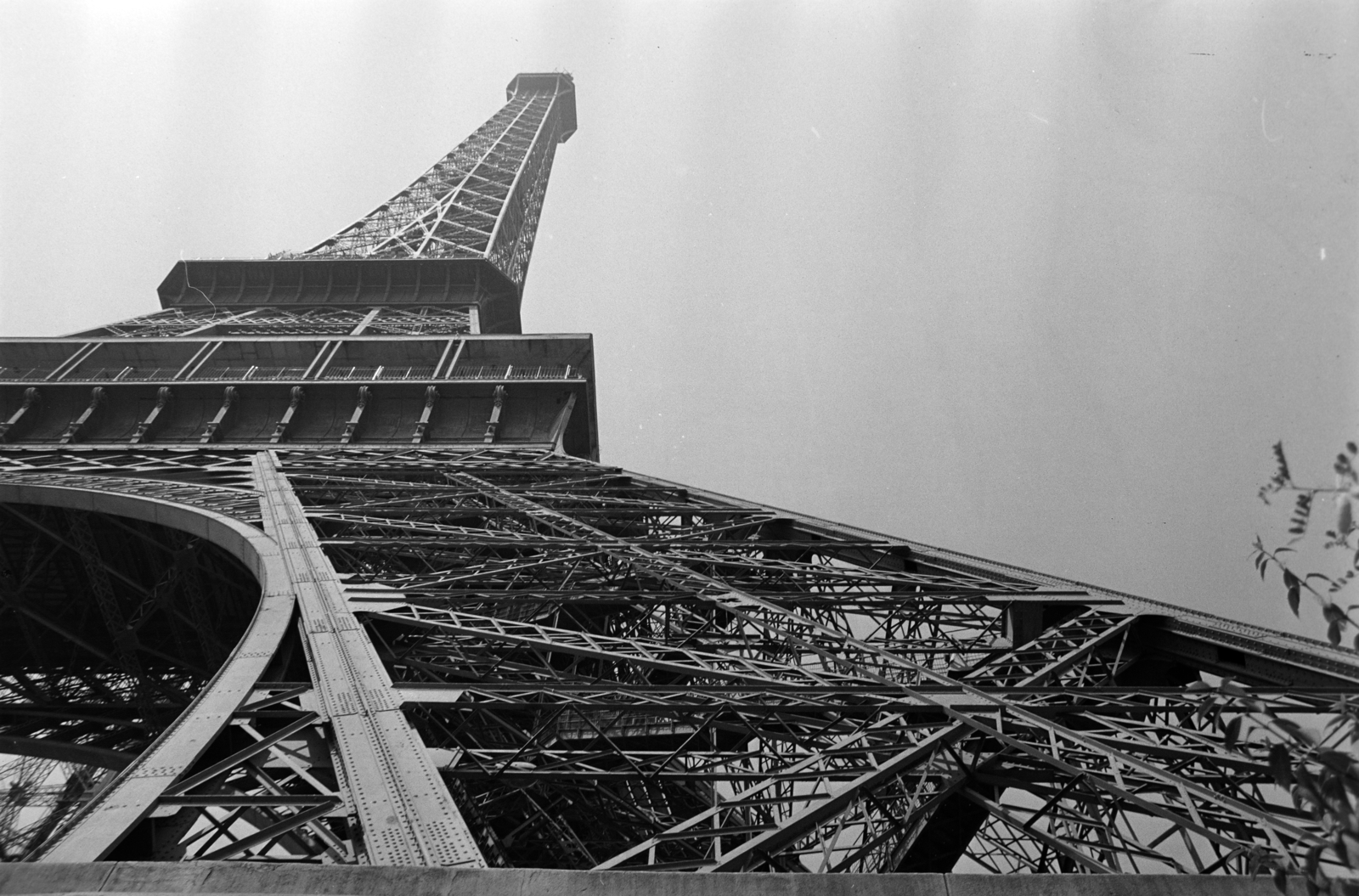 Franciaország, Párizs, Eiffel-torony., 1975, Gyulai Gaál Krisztián, Fortepan #262758