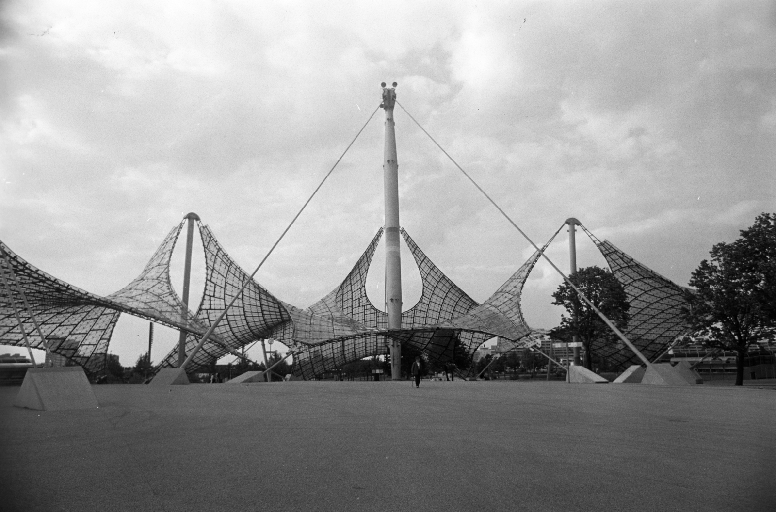 Németország, München, Olimpiai Park, Coubertinplatz., 1975, Gyulai Gaál Krisztián, modern építészet, NSZK, hiperbolikus héj, Fortepan #262774