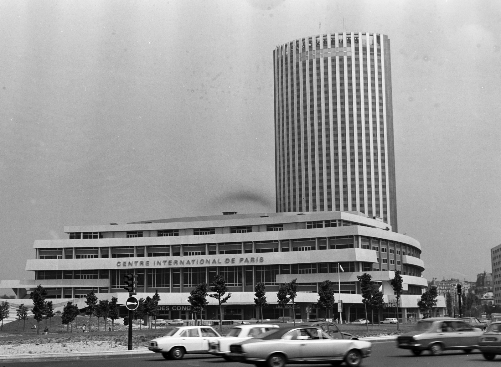 Franciaország, Párizs, Place du Général-Kœnig, Hôtel Concorde La Fayette., 1975, Gyulai Gaál Krisztián, Fortepan #262793