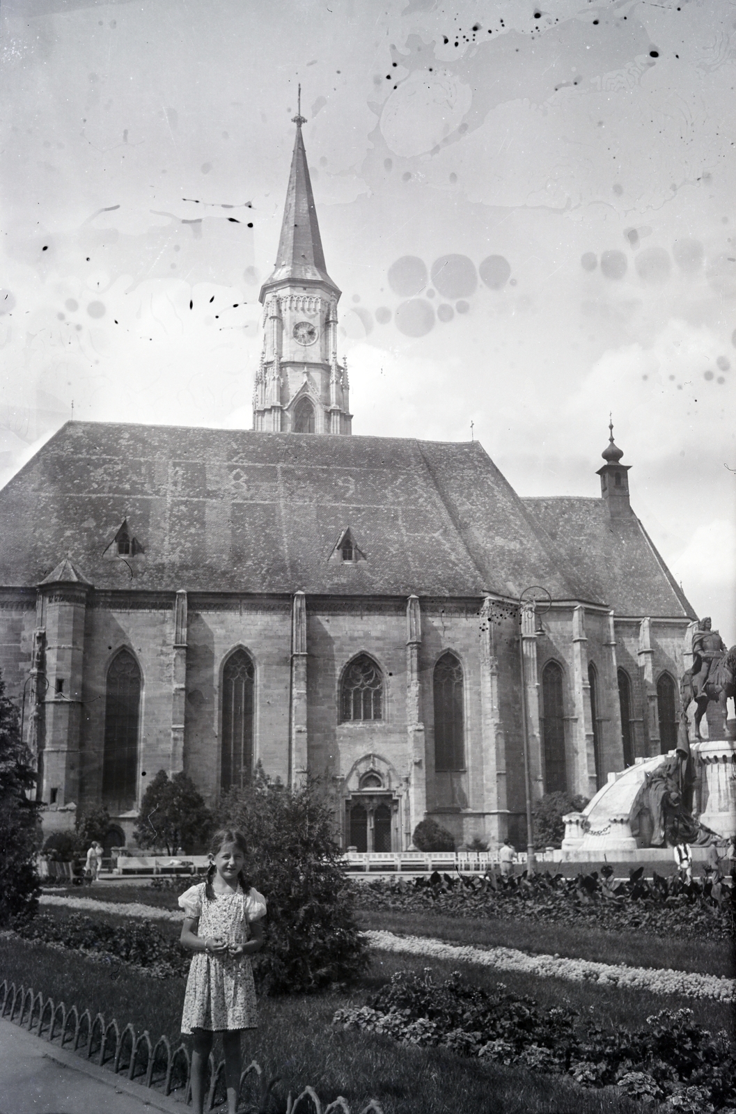 Romania,Transylvania, Cluj-Napoca, Fő tér, Szent Mihály-templom és Hunyadi Mátyás emlékműve., 1941, Vincent Till Baumgartner, church, Fortepan #262969