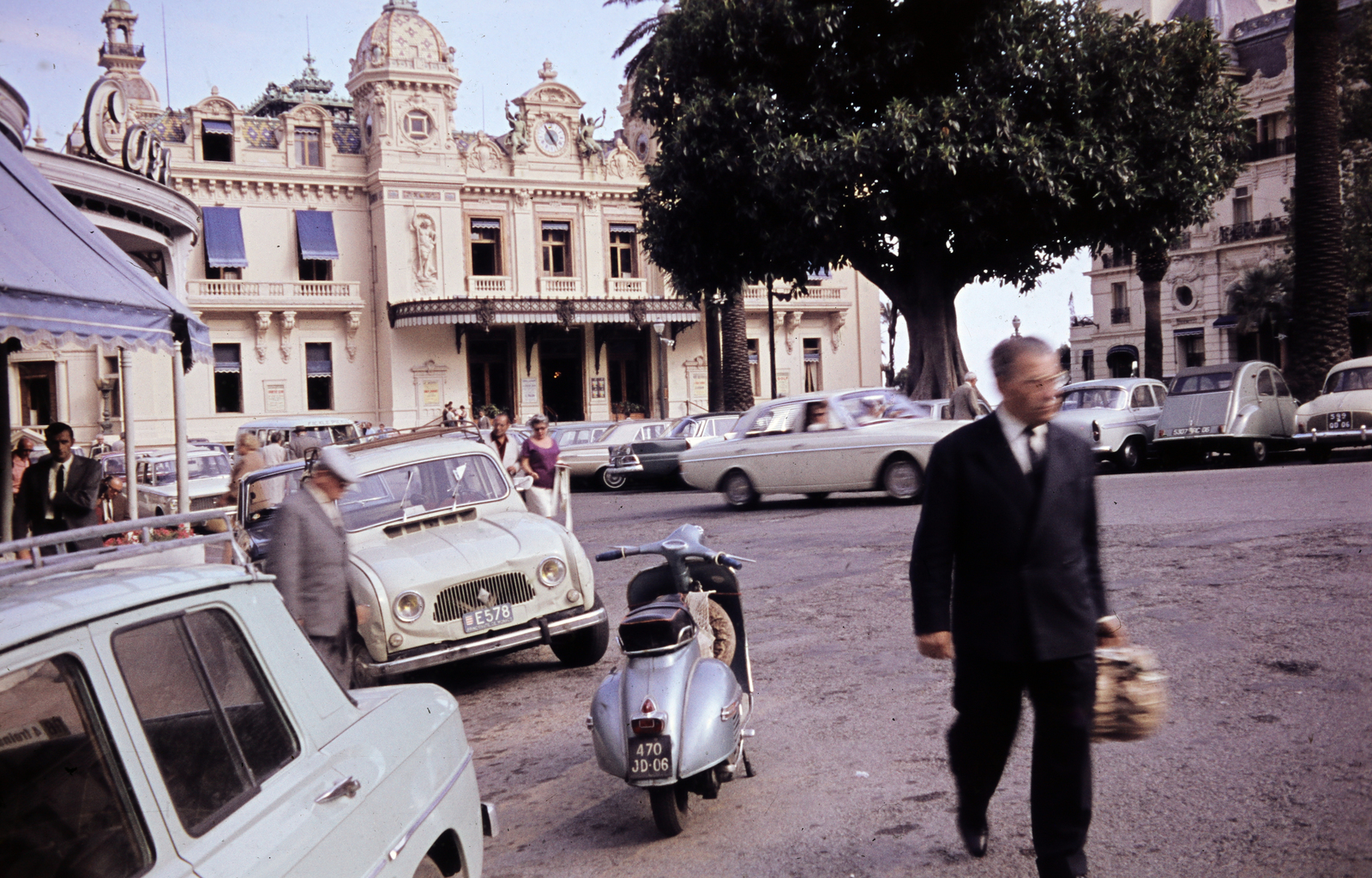 Monaco, Monte-Carlo, Place du Casino, szemben a Casino épülete, 1967, Dr. Iván Zoltán, színes, Fortepan #263020