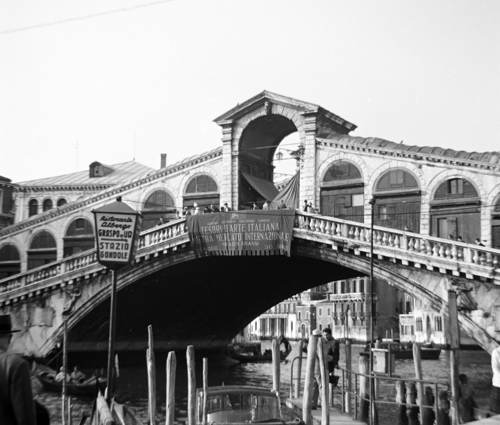 Italy, Venice, Canal Grande, szemben a Rialto híd., 1962, Szűcs Attila, Fortepan #263188