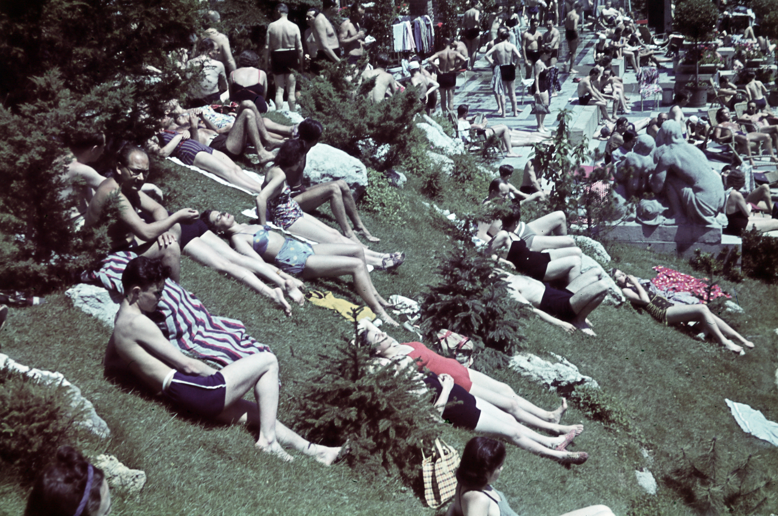 Hungary, Budapest XI., Gellért Gyógyfürdő., 1940, dr. Lehel Csaba és Jenő, colorful, thermal bath, sunbathe, Budapest, Fortepan #263200