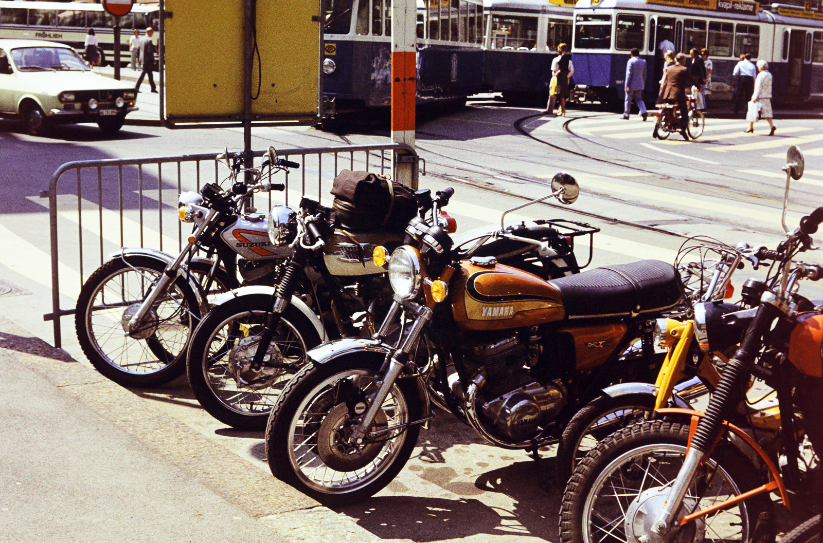 Switzerland, Zurich, 1981, Lorkó Fanni, colorful, tram, motorcycle, Yamaha-brand, Suzuki-brand, Fortepan #263265
