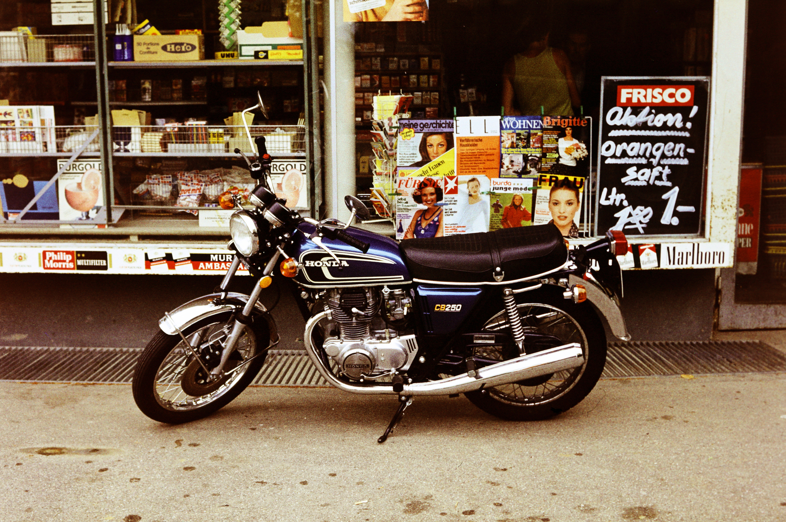 Switzerland, Zurich, 1981, Lorkó Fanni, colorful, motorcycle, Honda-brand, Fortepan #263266