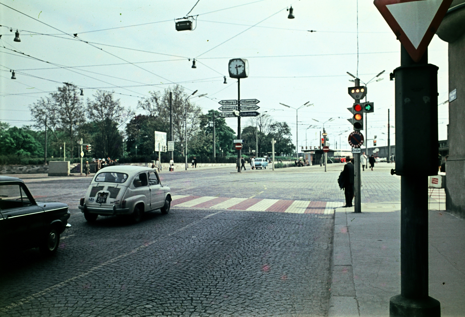 Austria, Vienna, Prinz Eugen Strasse a Gürtel-nél., 1963, Fortepan/Album074, colorful, crosswalk, Fortepan #263290