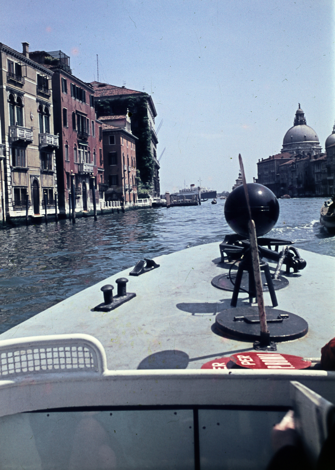 Olaszország, Velence, Canal Grande, jobbra a Santa Maria della Salute fogadalmi templom., 1961, Fortepan/Album074, Fortepan #263326