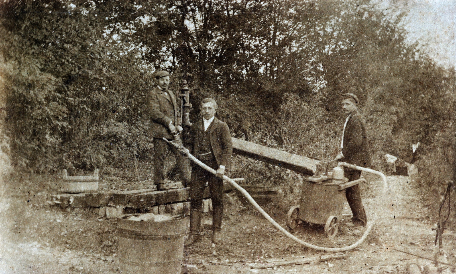 1910, Zichy kúria, Zala, well, garden, sprayer, Fortepan #263553