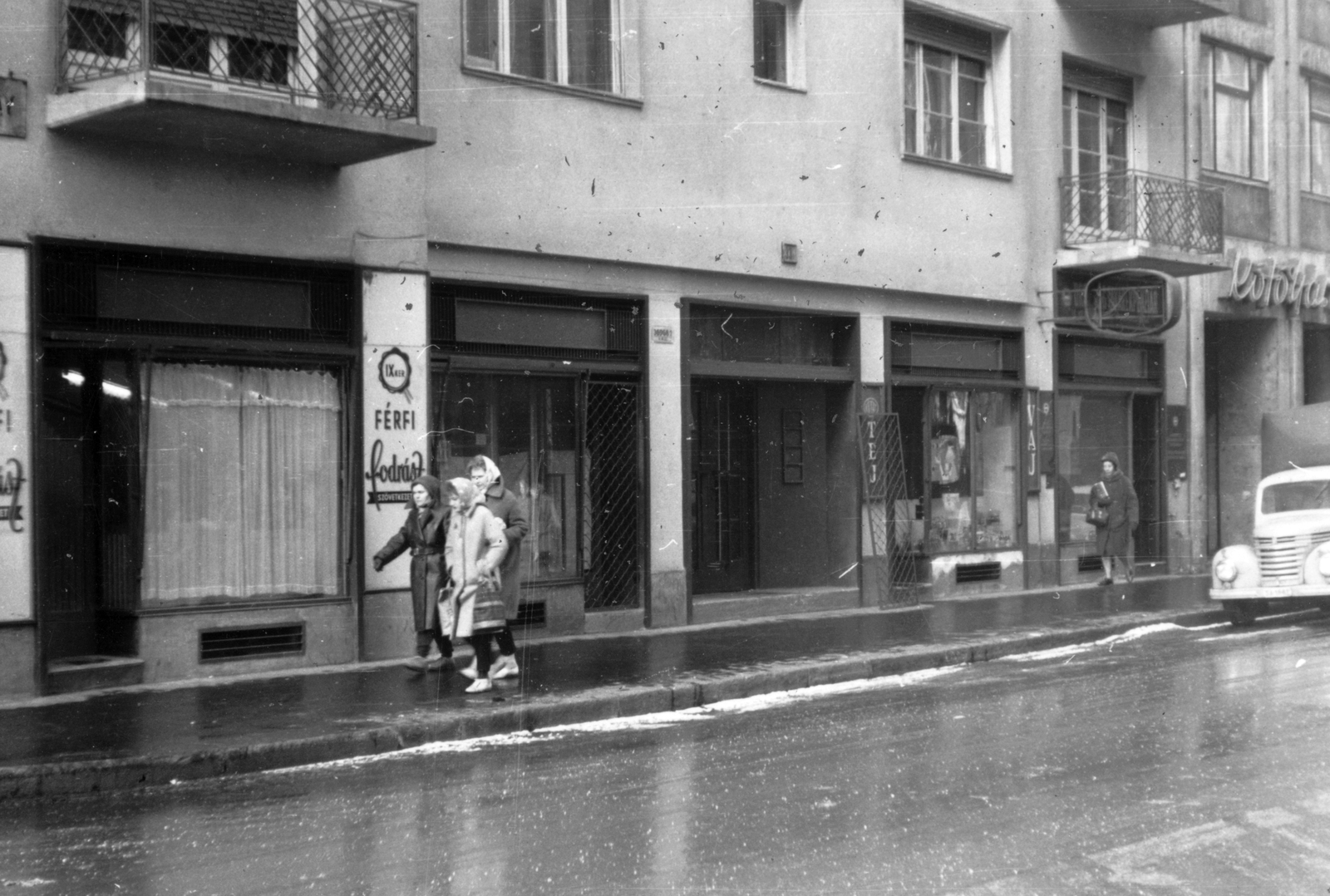 Hungary, Budapest IX., Ráday utca 33/b., 1967, Ferencvárosi Helytörténeti Gyűjtemény, sign-board, hairdresser, Budapest, Fortepan #26357