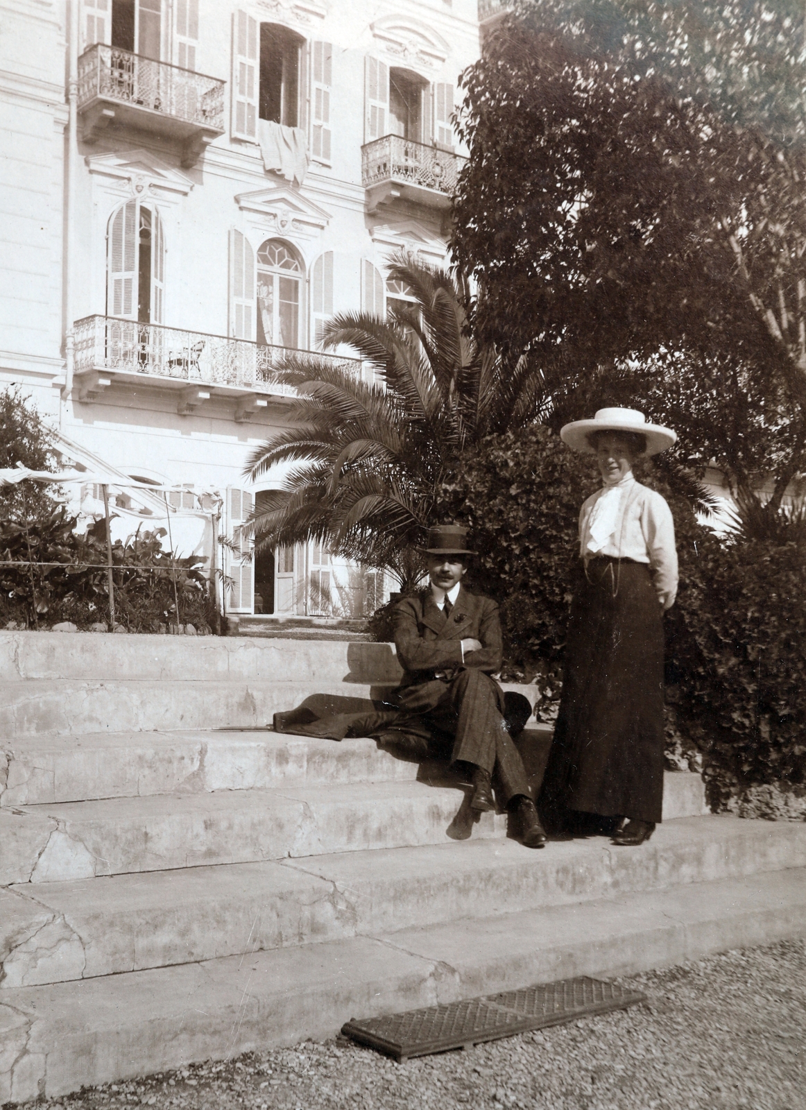 1910, Zichy kúria, Zala, lady, gentleman, sitting on stairs, Fortepan #263595