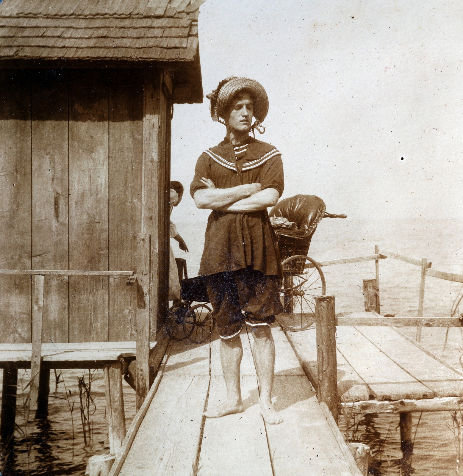 Hungary,Lake Balaton, Siófok, fürdőház., 1914, Zichy kúria, Zala, wheelchair, Bath house, bathing suit, Fortepan #263610