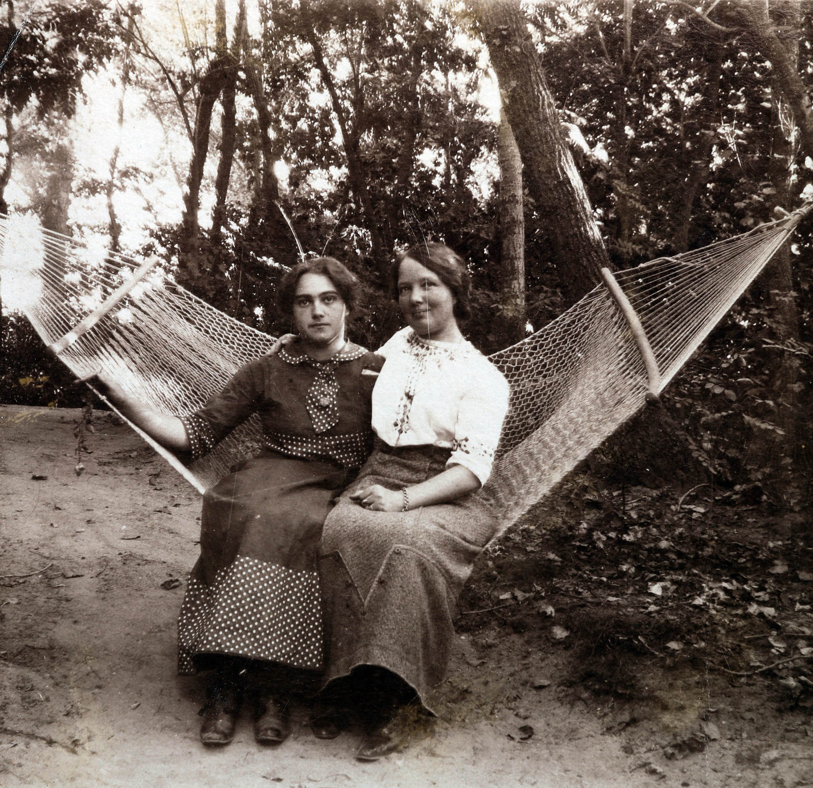 Hungary, a felvétel Zichy-kúria parkjában készült., 1912, Zichy kúria, Zala, hammock, girls, Fortepan #263769