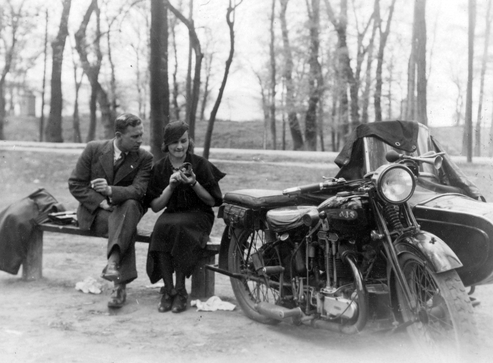 AJS (A. J. Stevens & Co. Ltd) M6 típusú angol motorkerékpár., 1934, Fortepan, British brand, AJS-brand, motorcycle, motorcycle with sidecar, man and woman, Fortepan #26393