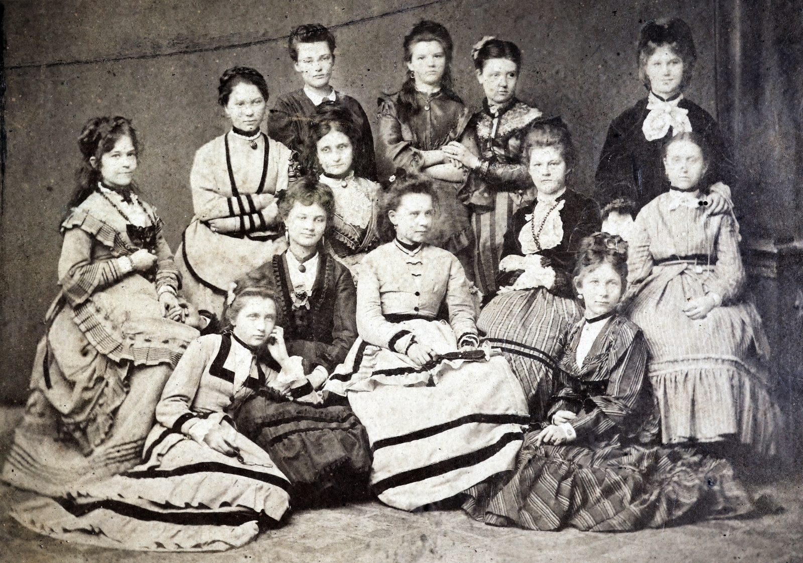 1900, Zichy kúria, Zala, csoportkép, műterem, nők, Fortepan #263984