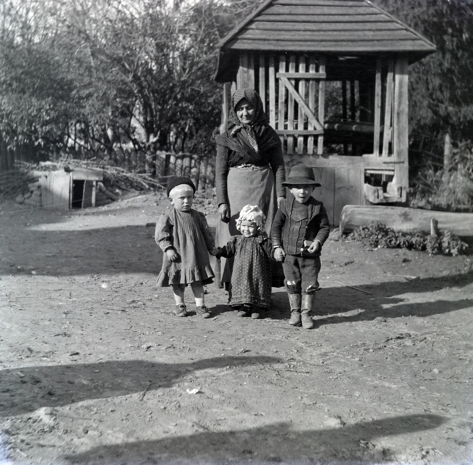 Magyarország, Zala, cselédudvar., 1906, Zichy kúria, Zala, kerekeskút, Fortepan #264018