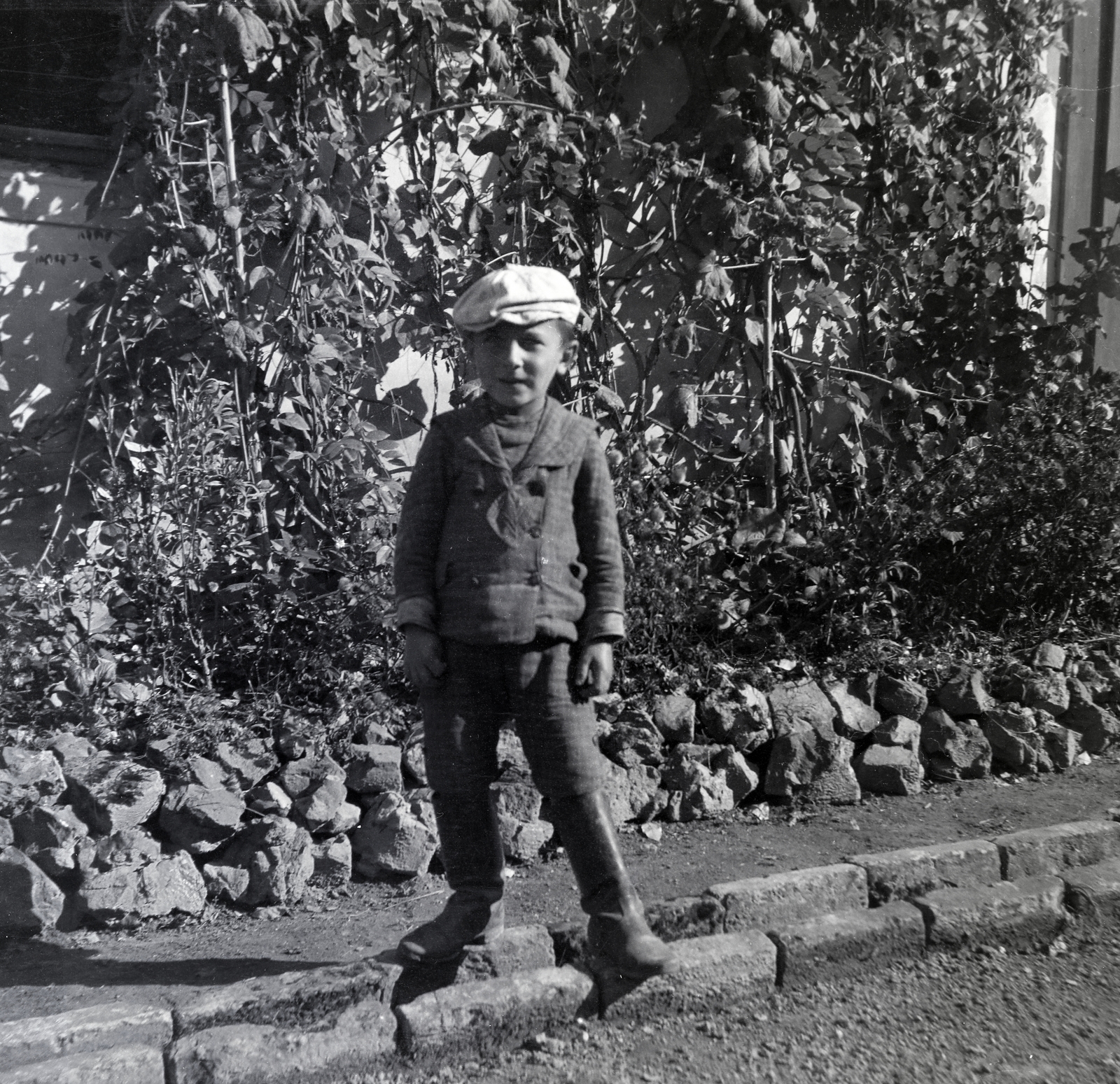 1906, Zichy kúria, Zala, kid, boots, cap, Fortepan #264023